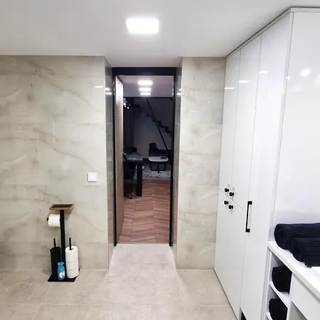 Goldcentral Neocity B6 - Next To New York Cafe Appartement *