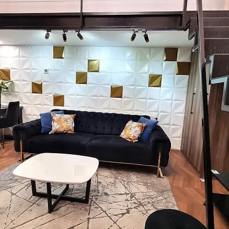 Goldcentral Neocity B6 - Next To New York Cafe Budapest