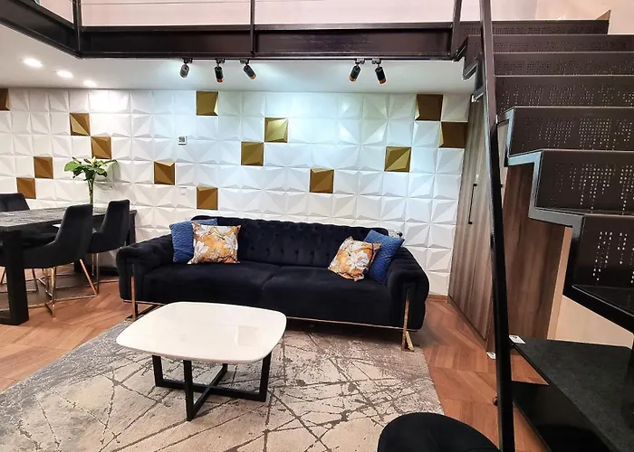 Goldcentral Neocity B6 - Next To New York Cafe Budapest