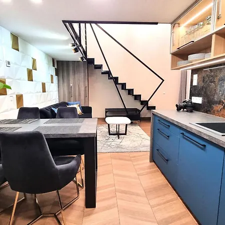 Goldcentral Neocity B6 - Next To New York Cafe * 布达佩斯